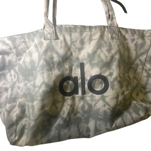 Alo Iconic Shopper Tote